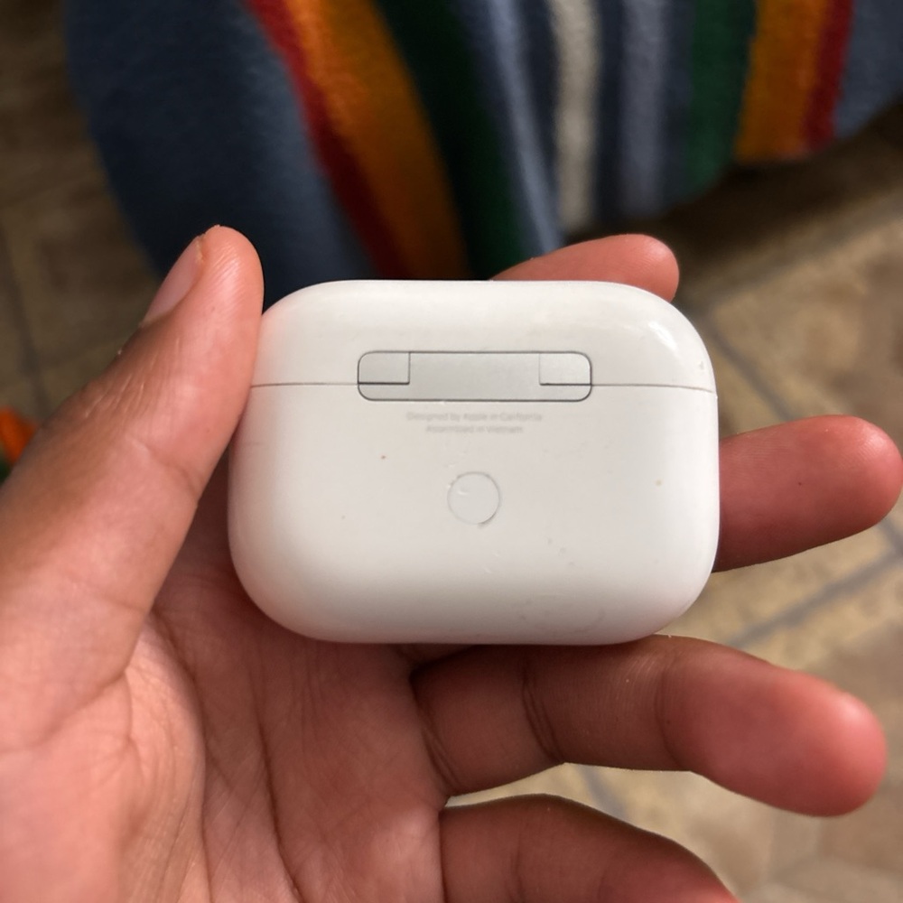 Apple White Wireless Earbuds